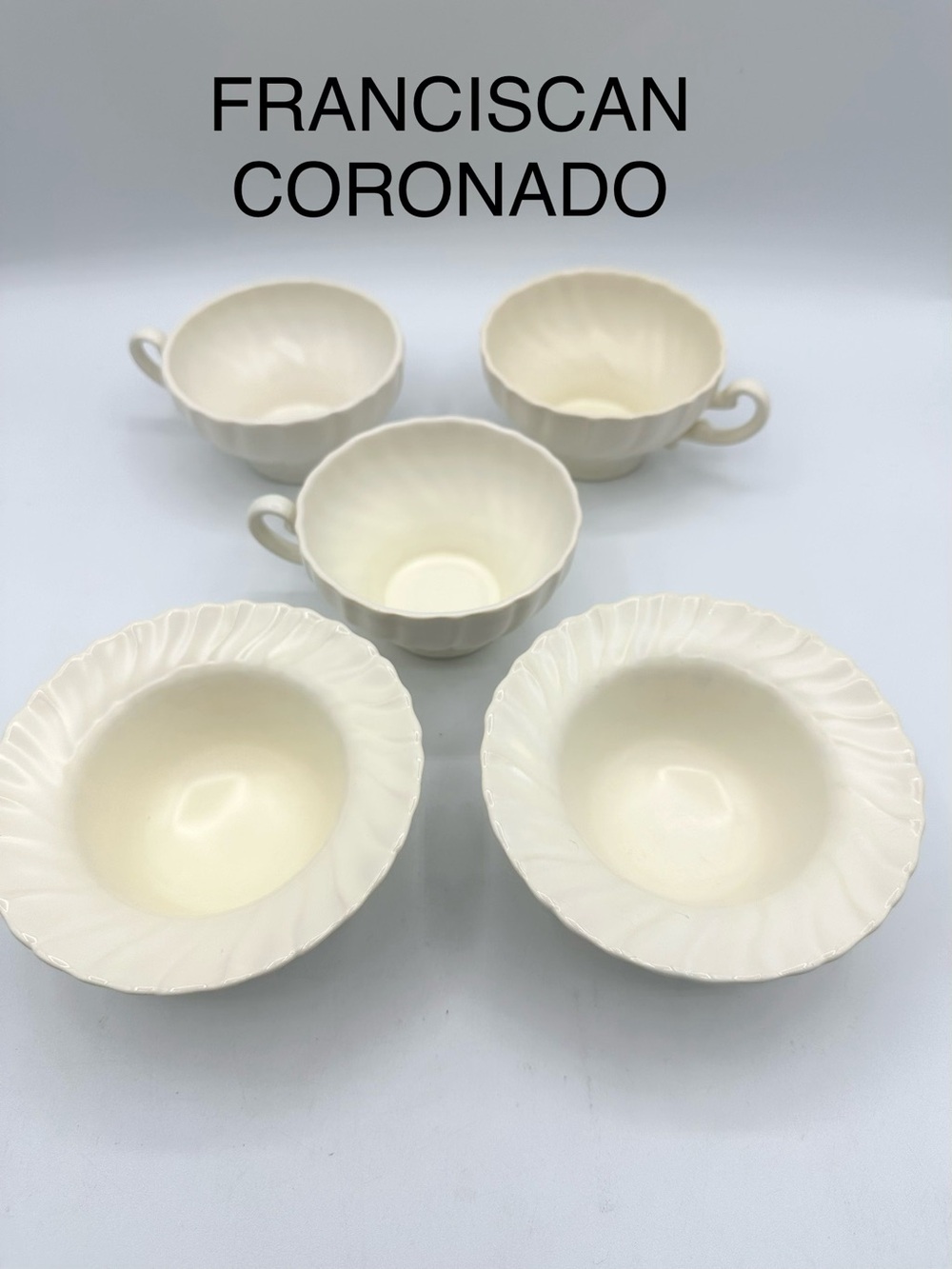 1930s Franciscan Ware: 2 Fruit Bowls & 3 Tea Cups